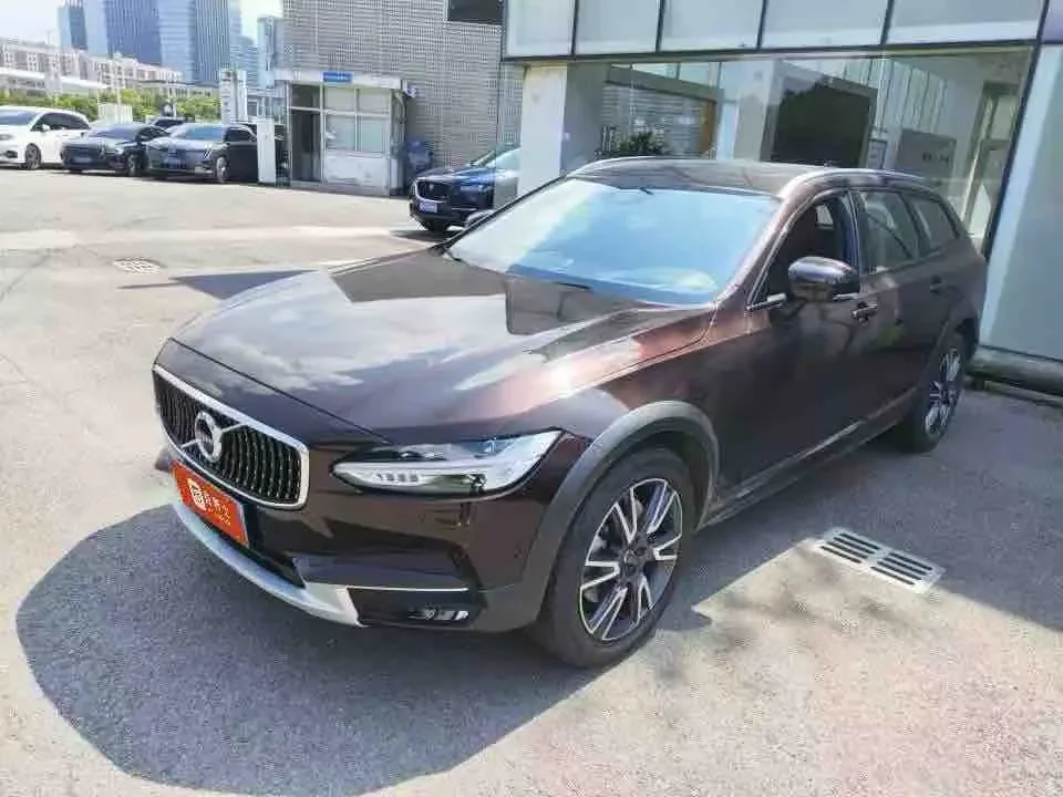Volvo V90