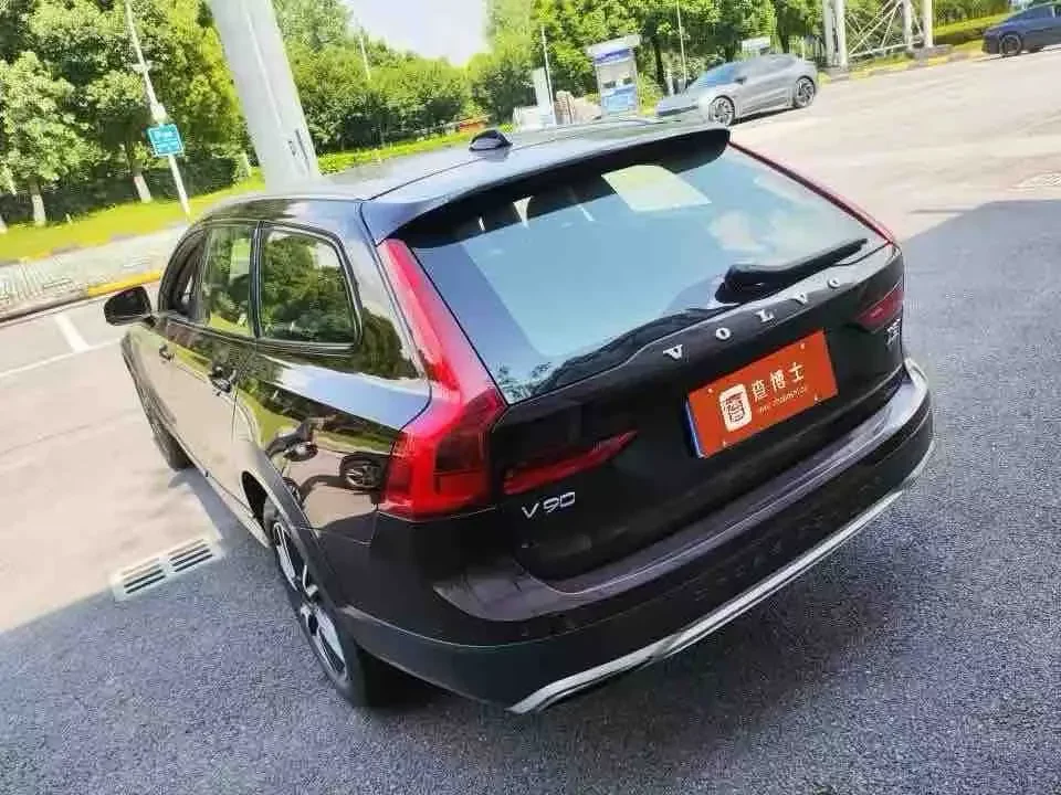 Volvo V90