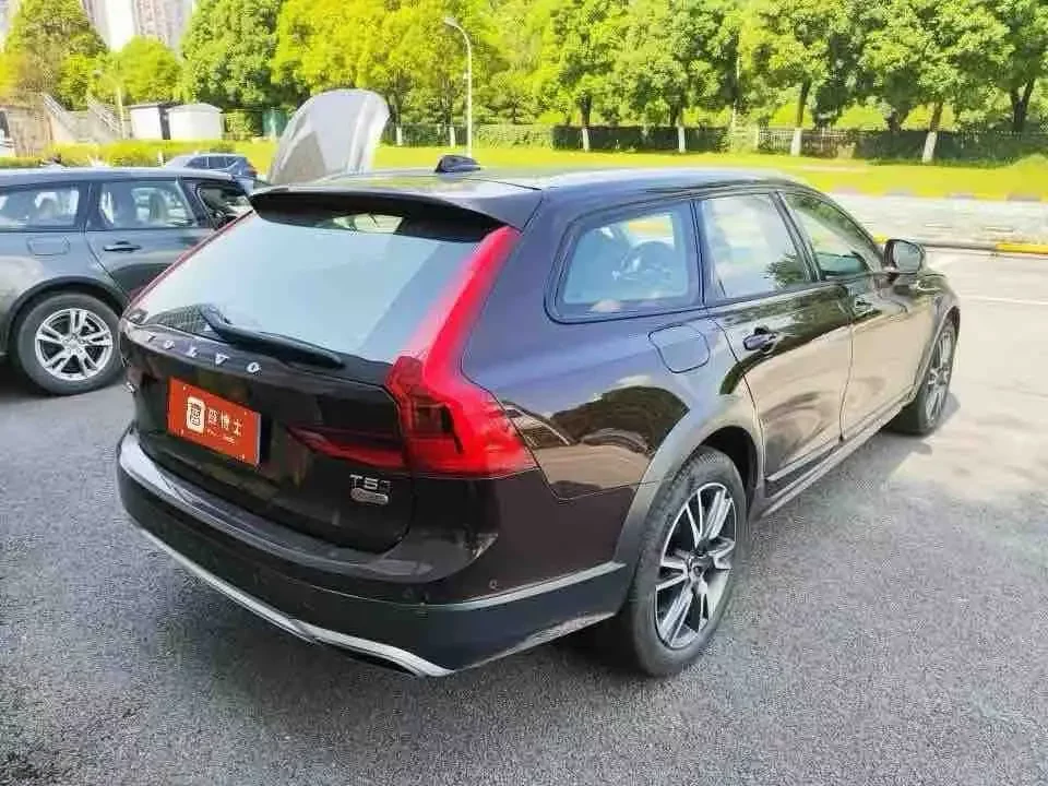 Volvo V90