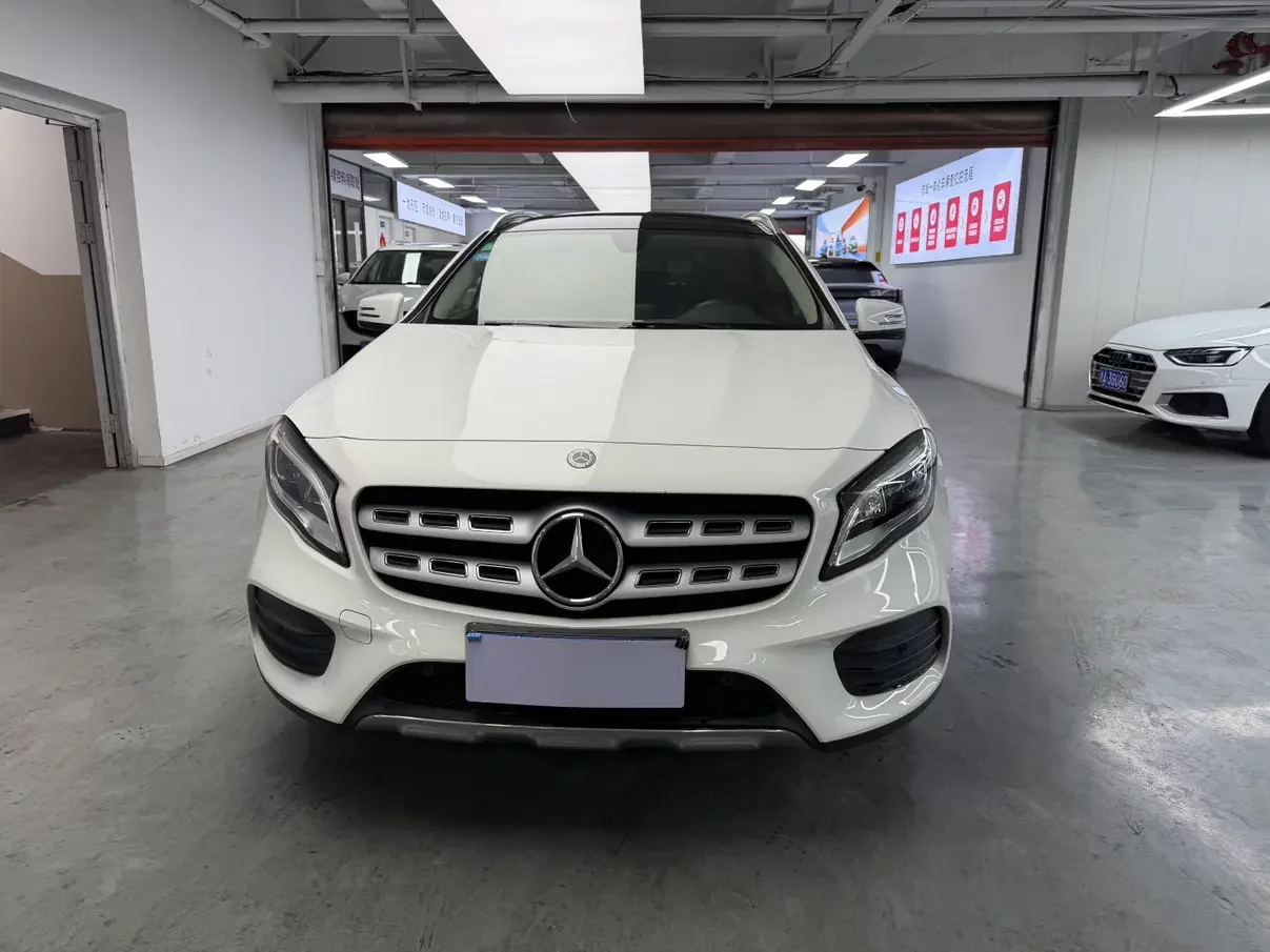 Mercedes-Benz GLA