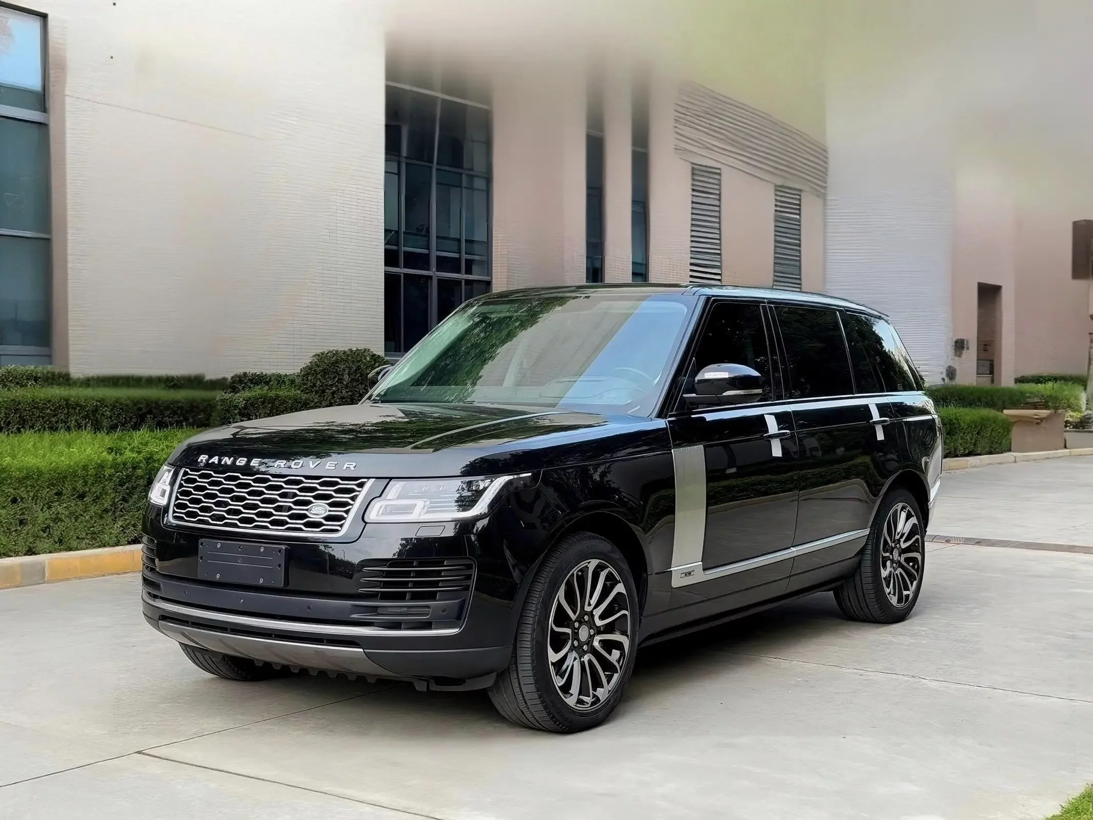 Land Rover range rover