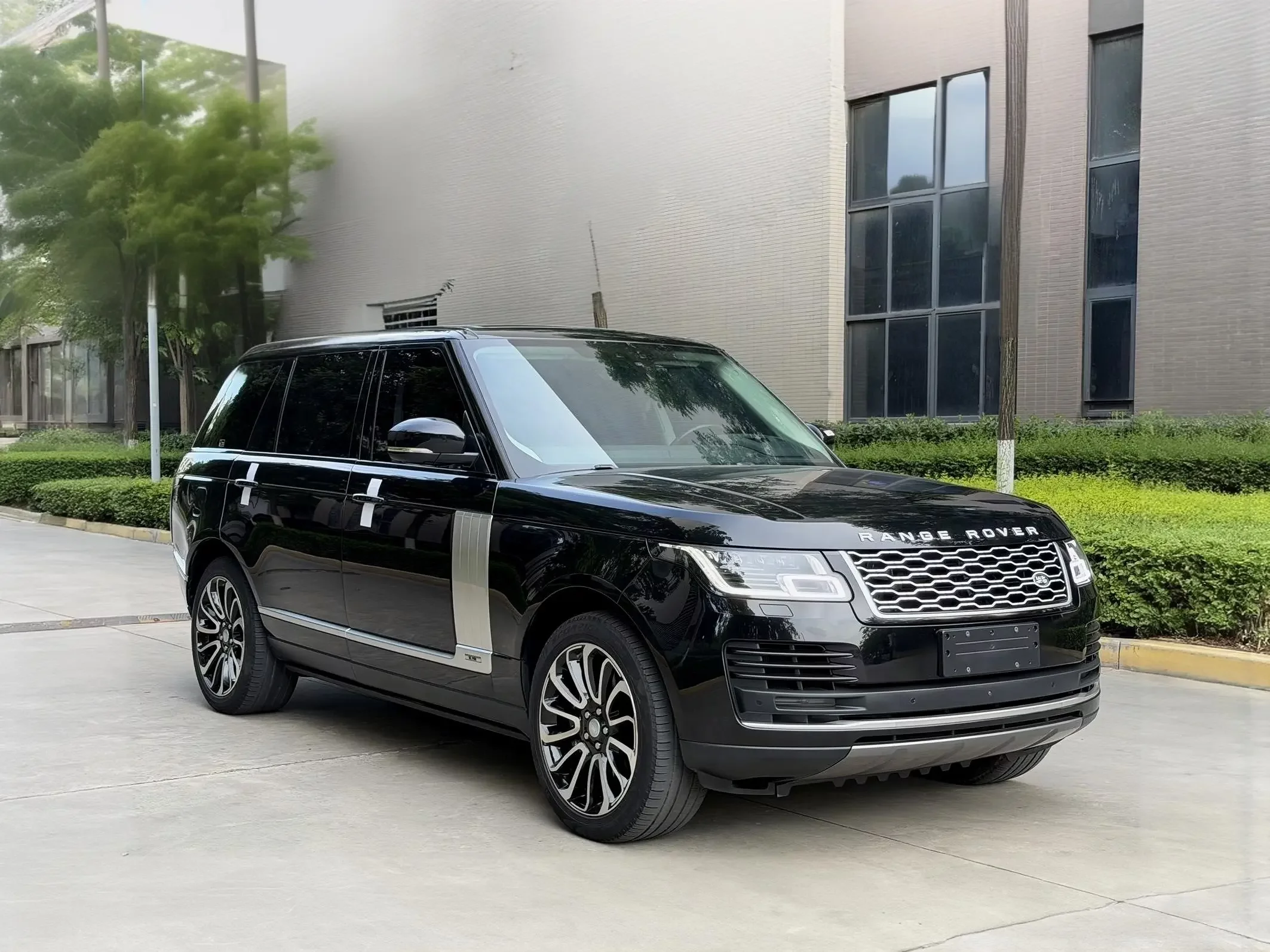 Land Rover range rover