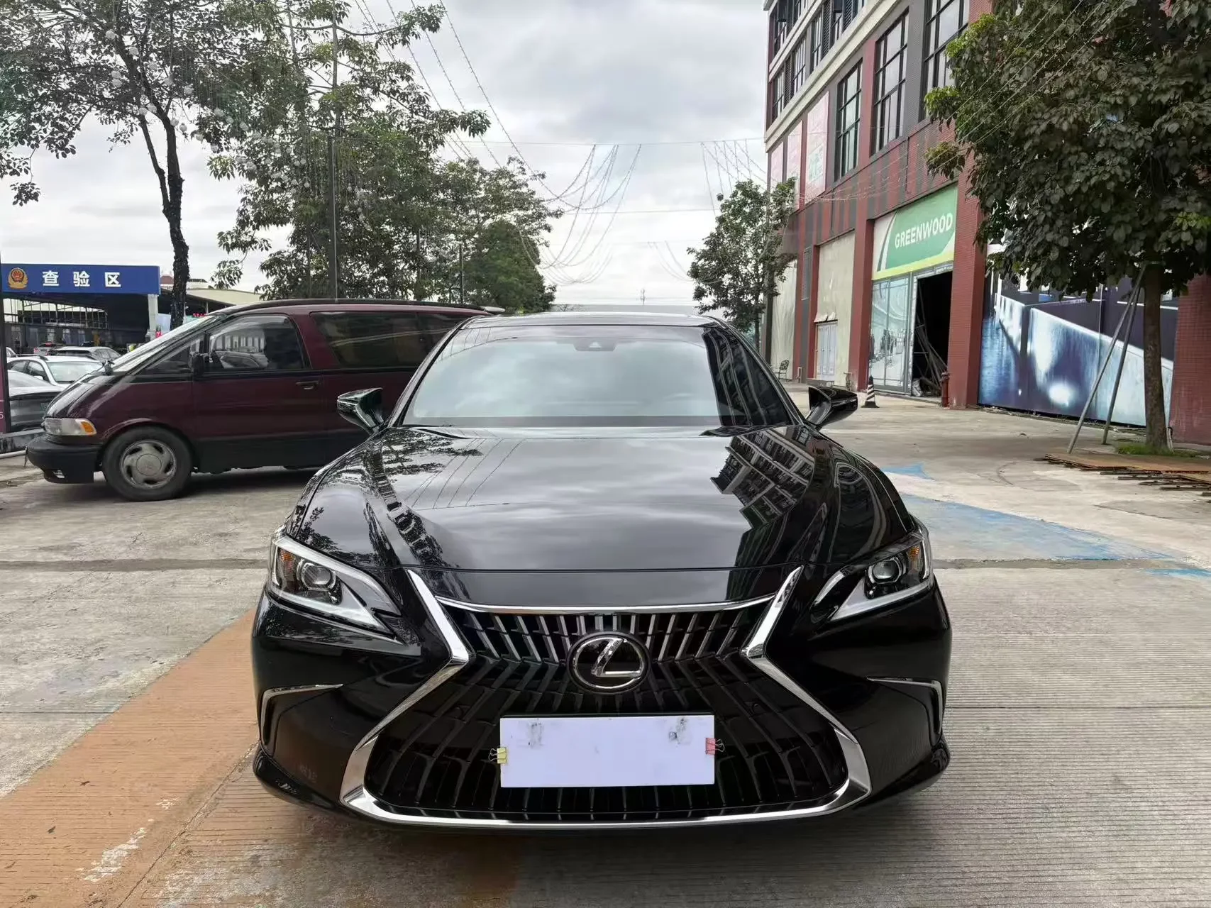 Lexus ES