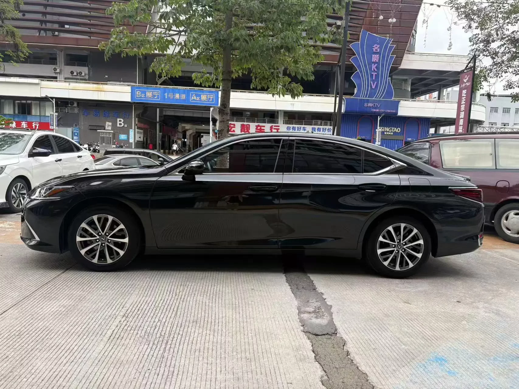 Lexus ES