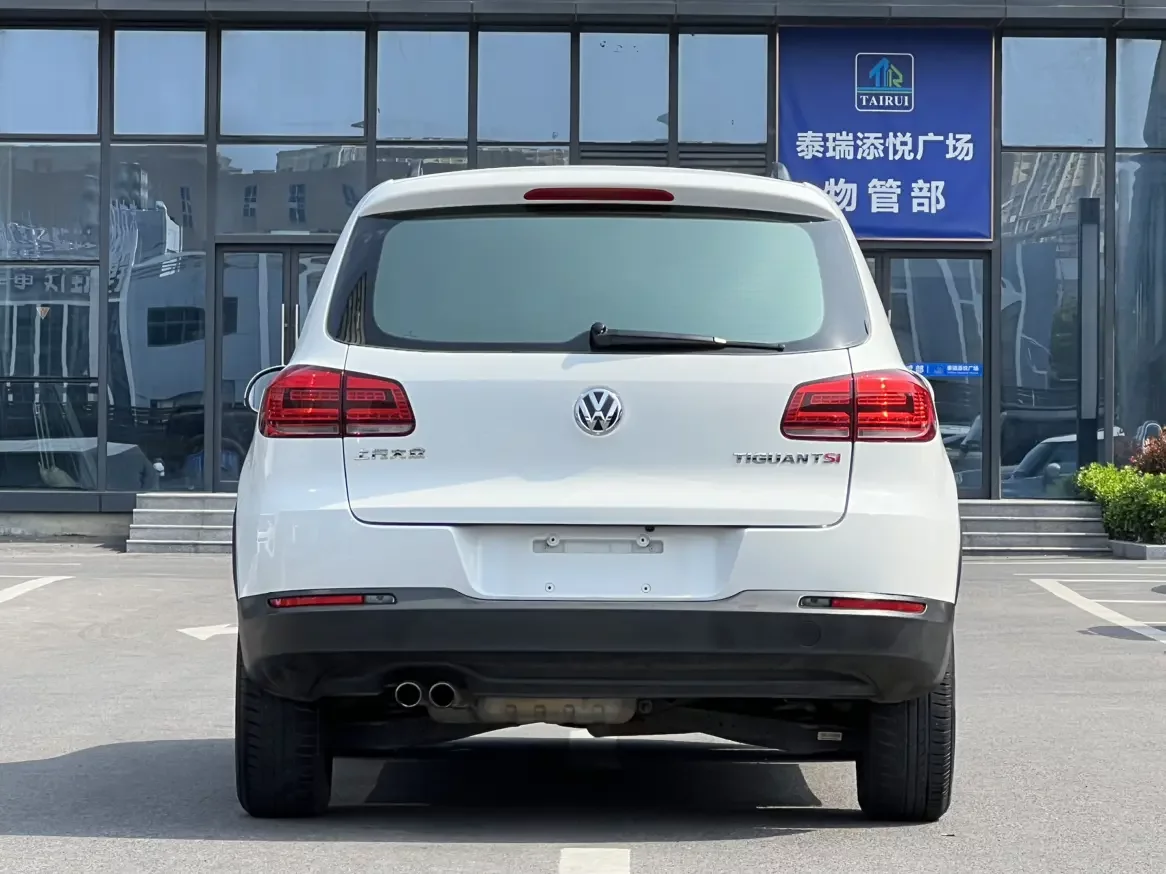 Volkswagen Tiguan (Tharu)
