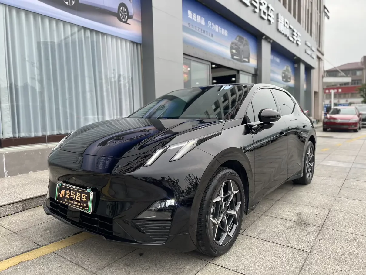 Lynk & Co Z20