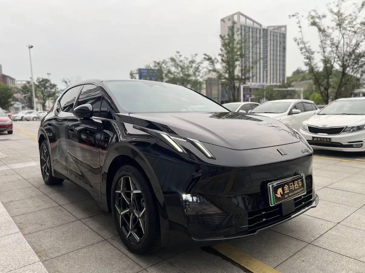 Lynk & Co Z20
