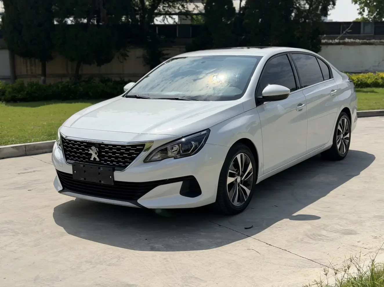 Peugeot 408