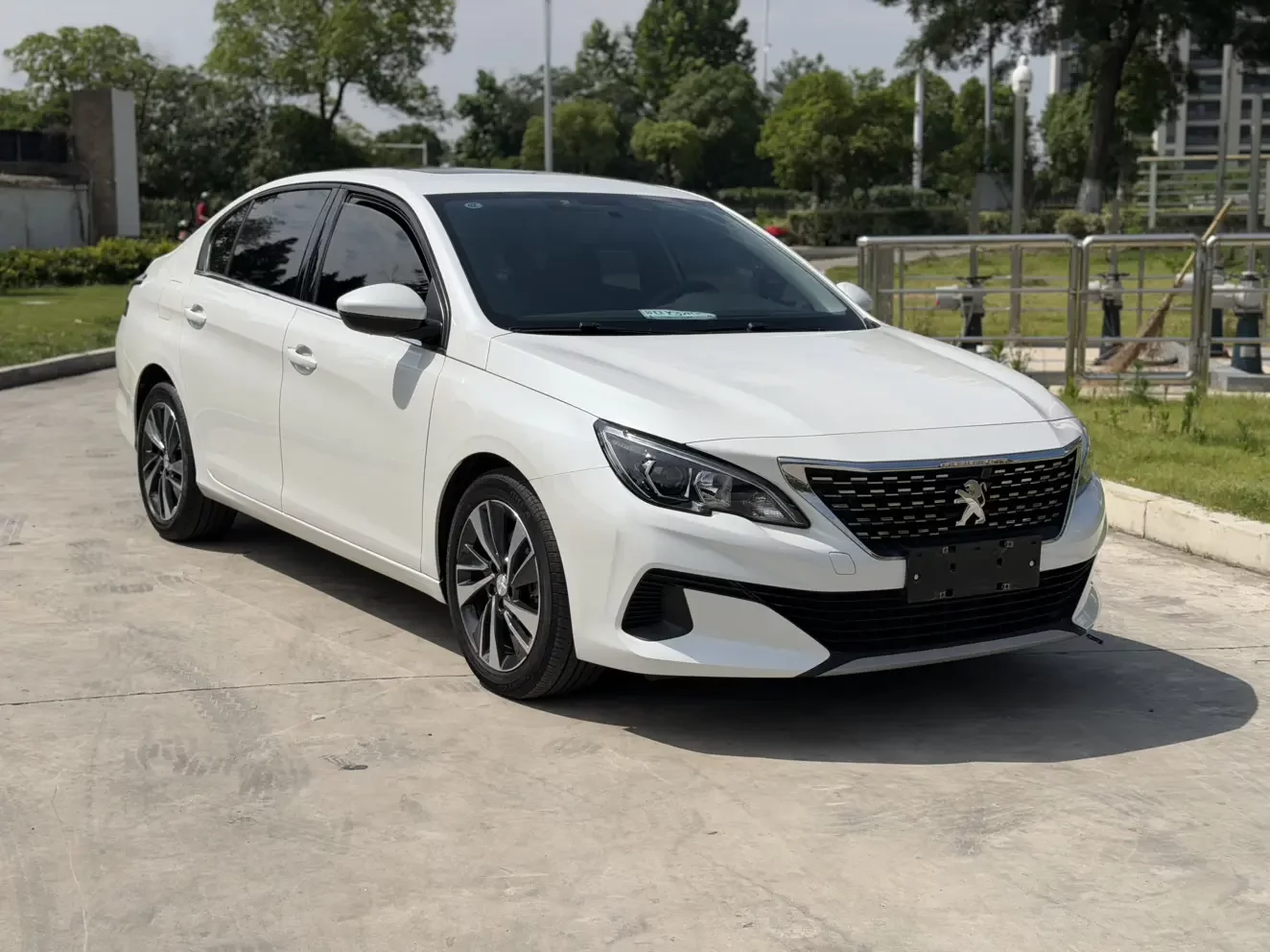 Peugeot 408