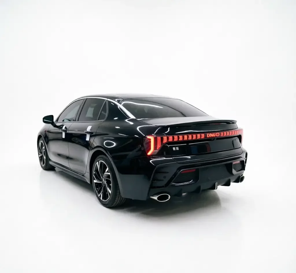 Lynk & Co 03