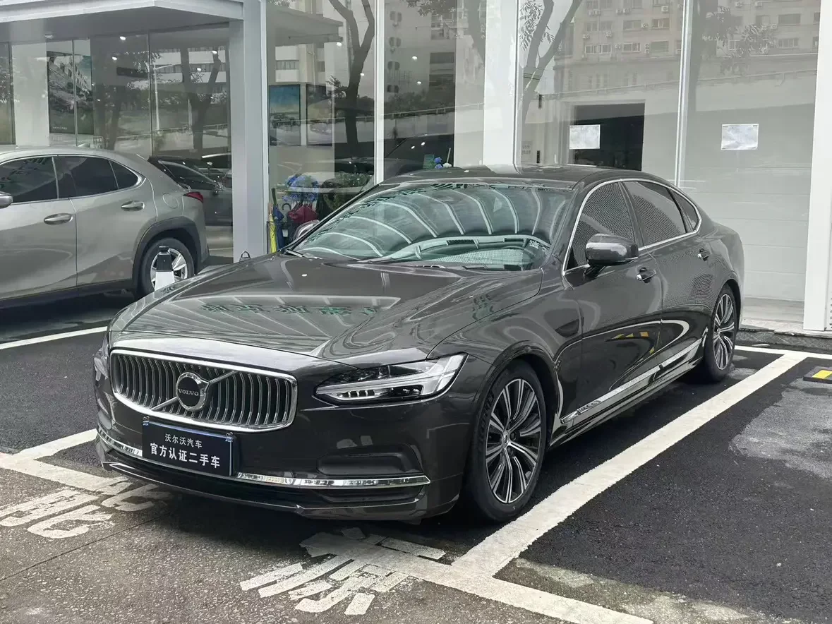 Volvo S90