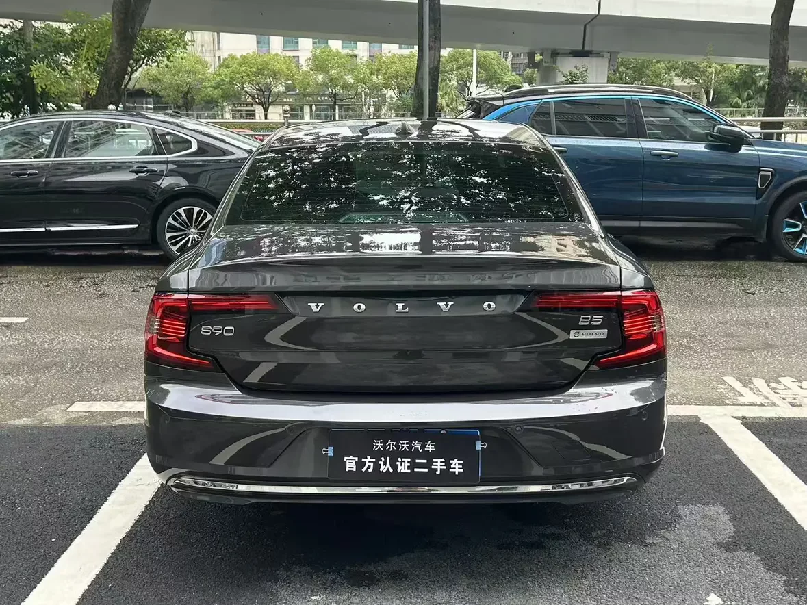Volvo S90
