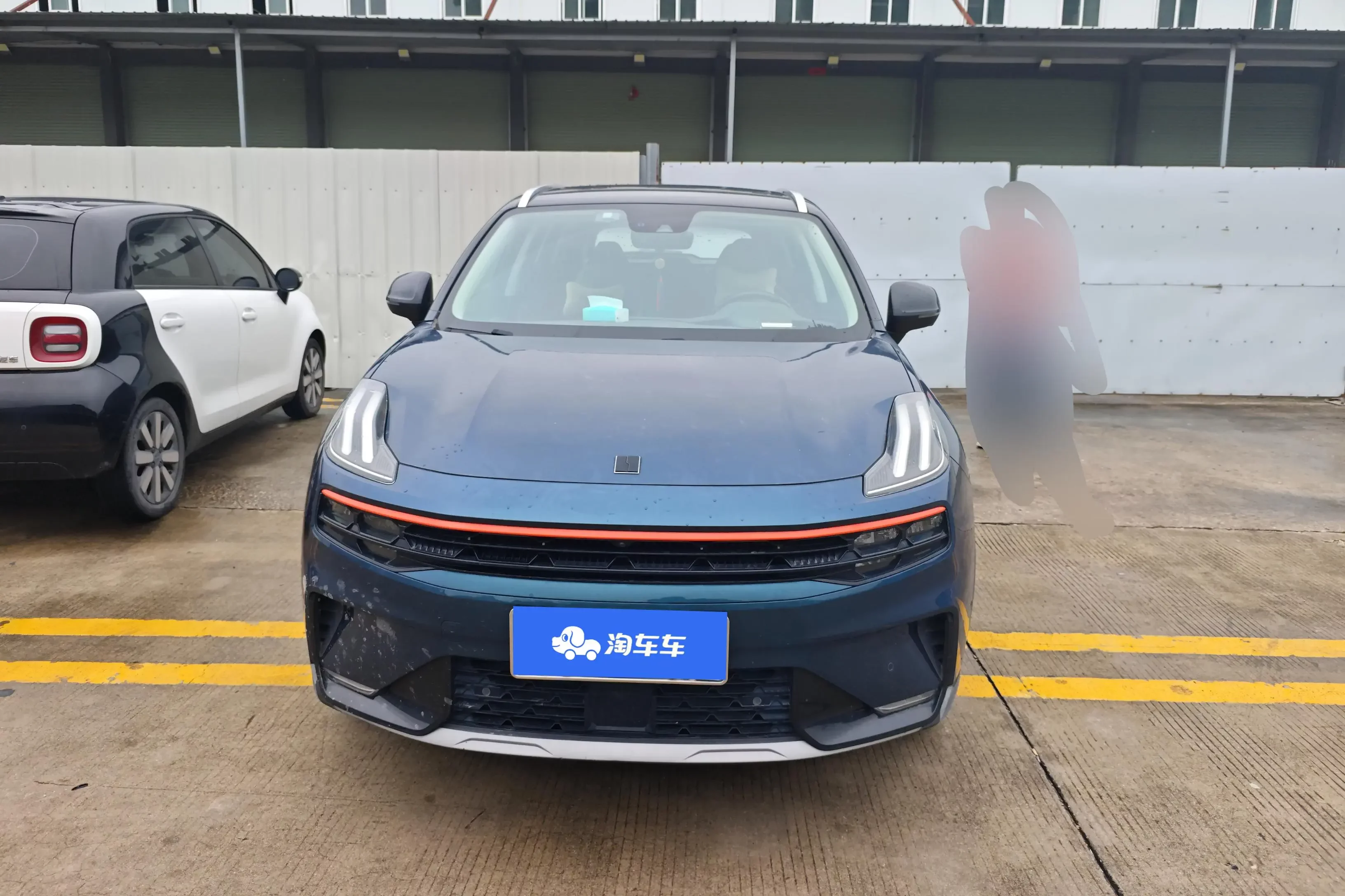 Lynk & Co 06