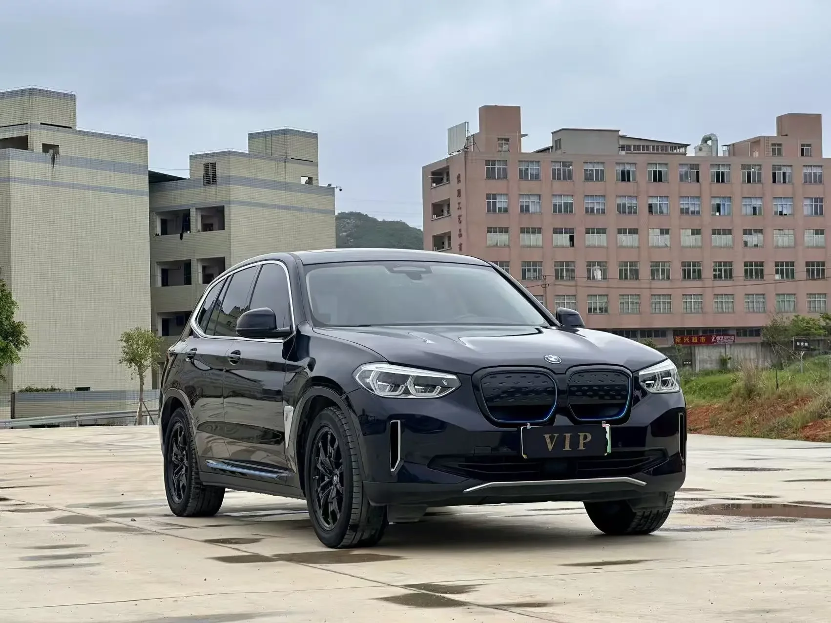 BMW iX3