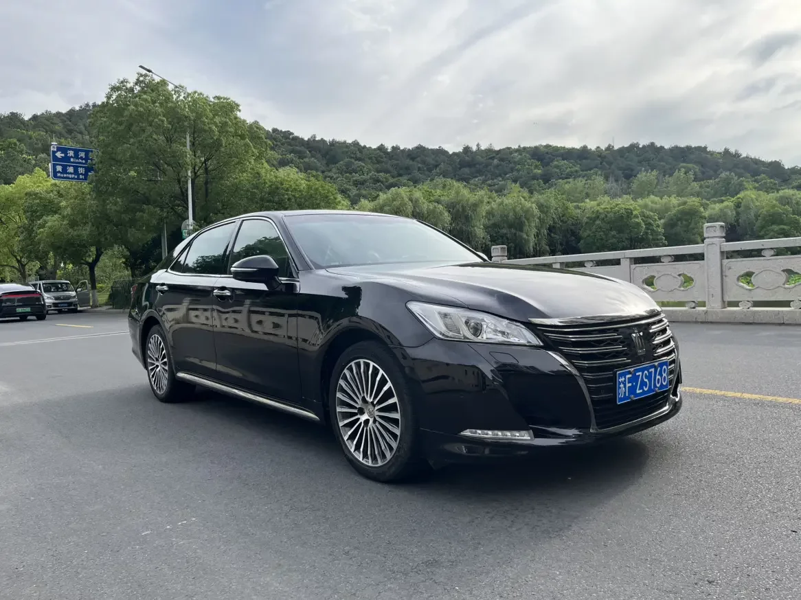 Toyota crown