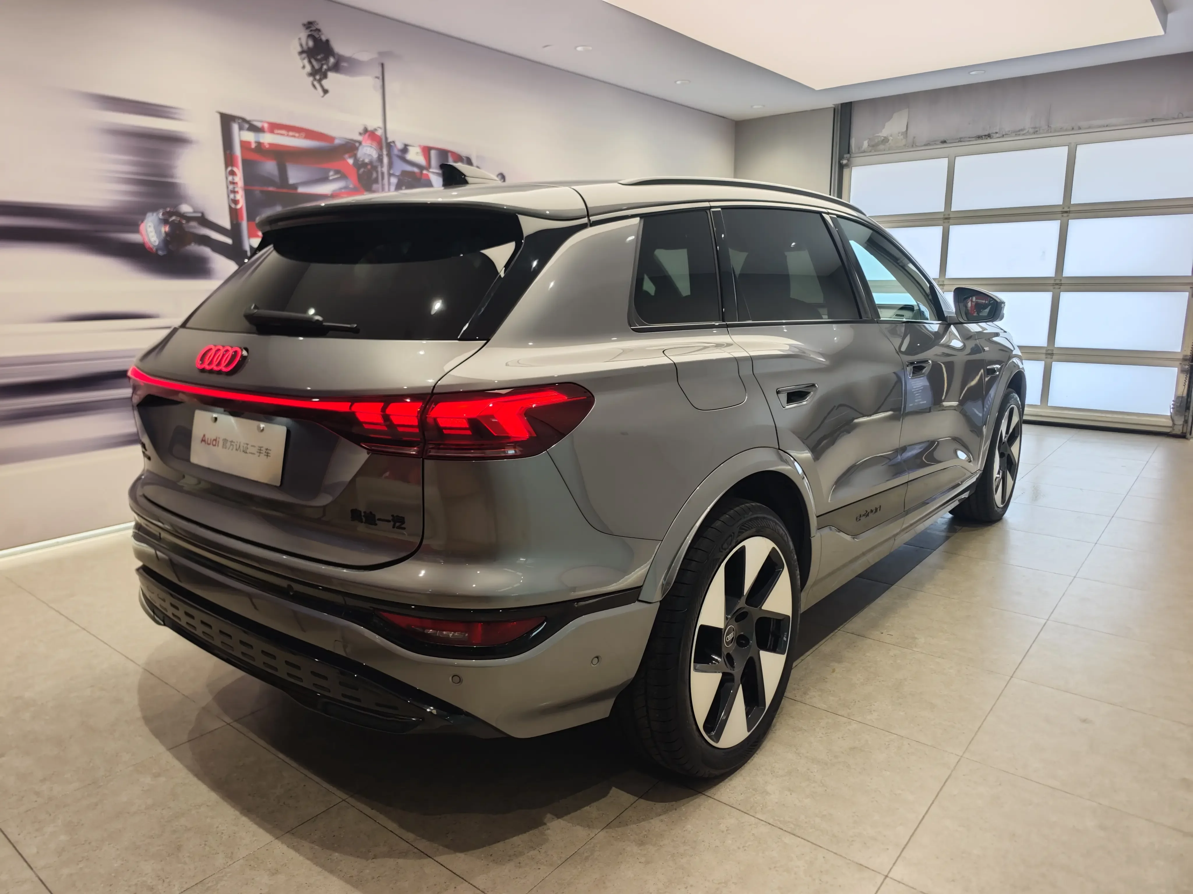 Audi Q6L e-tron