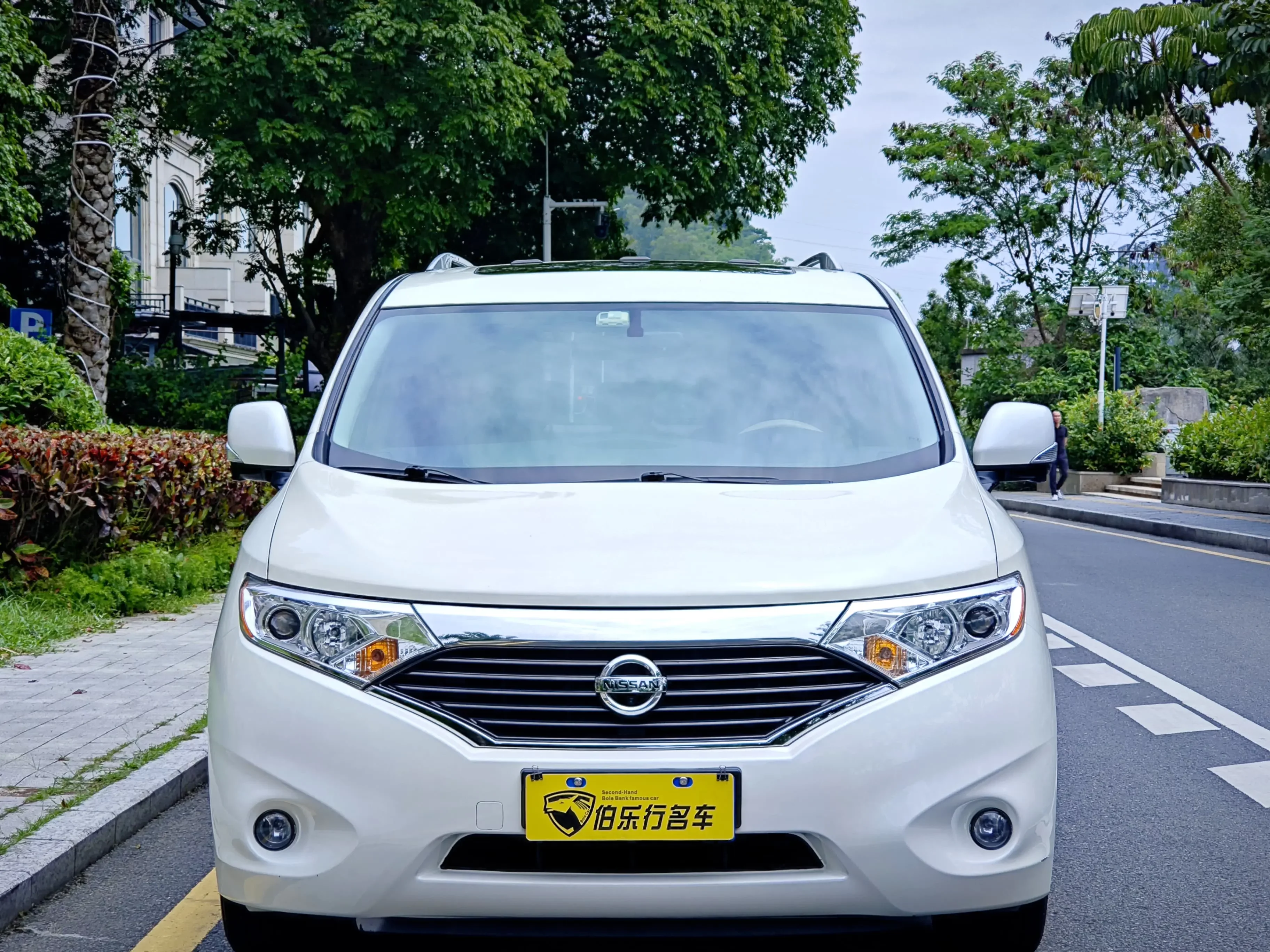 Nissan nobleman
