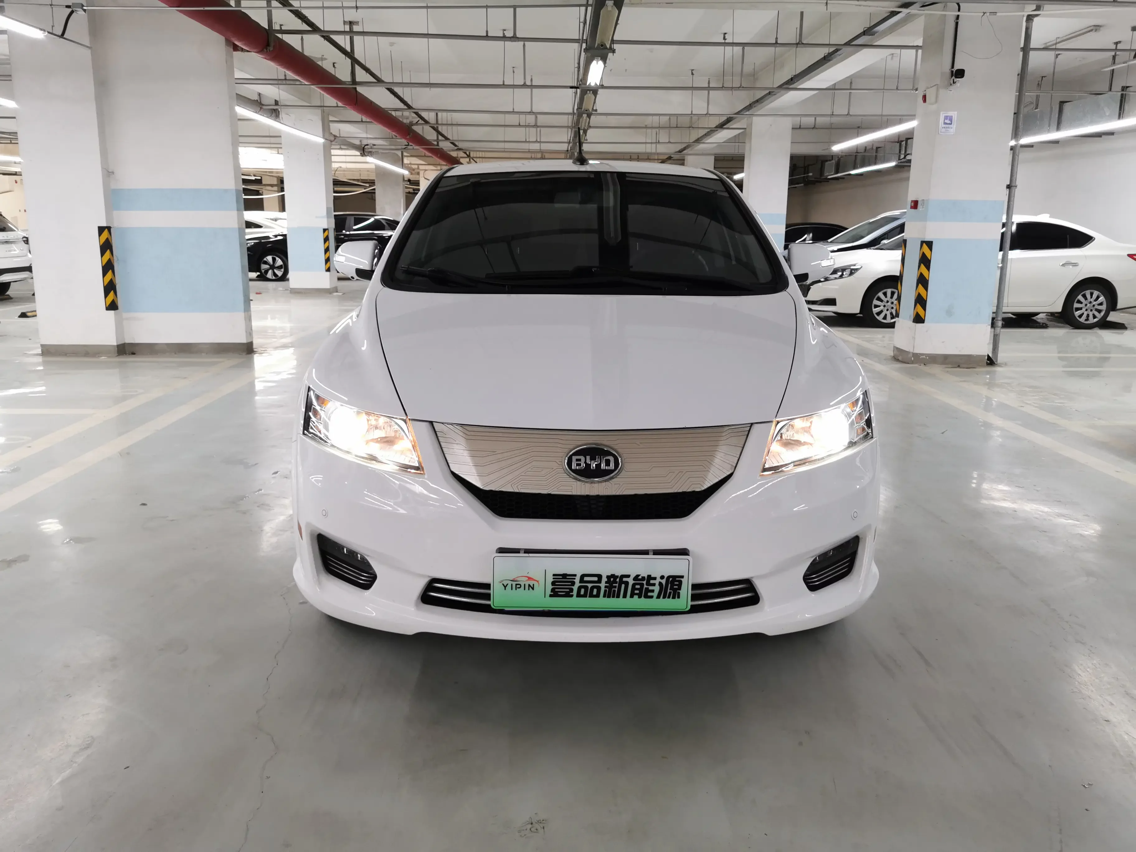 BYD e6