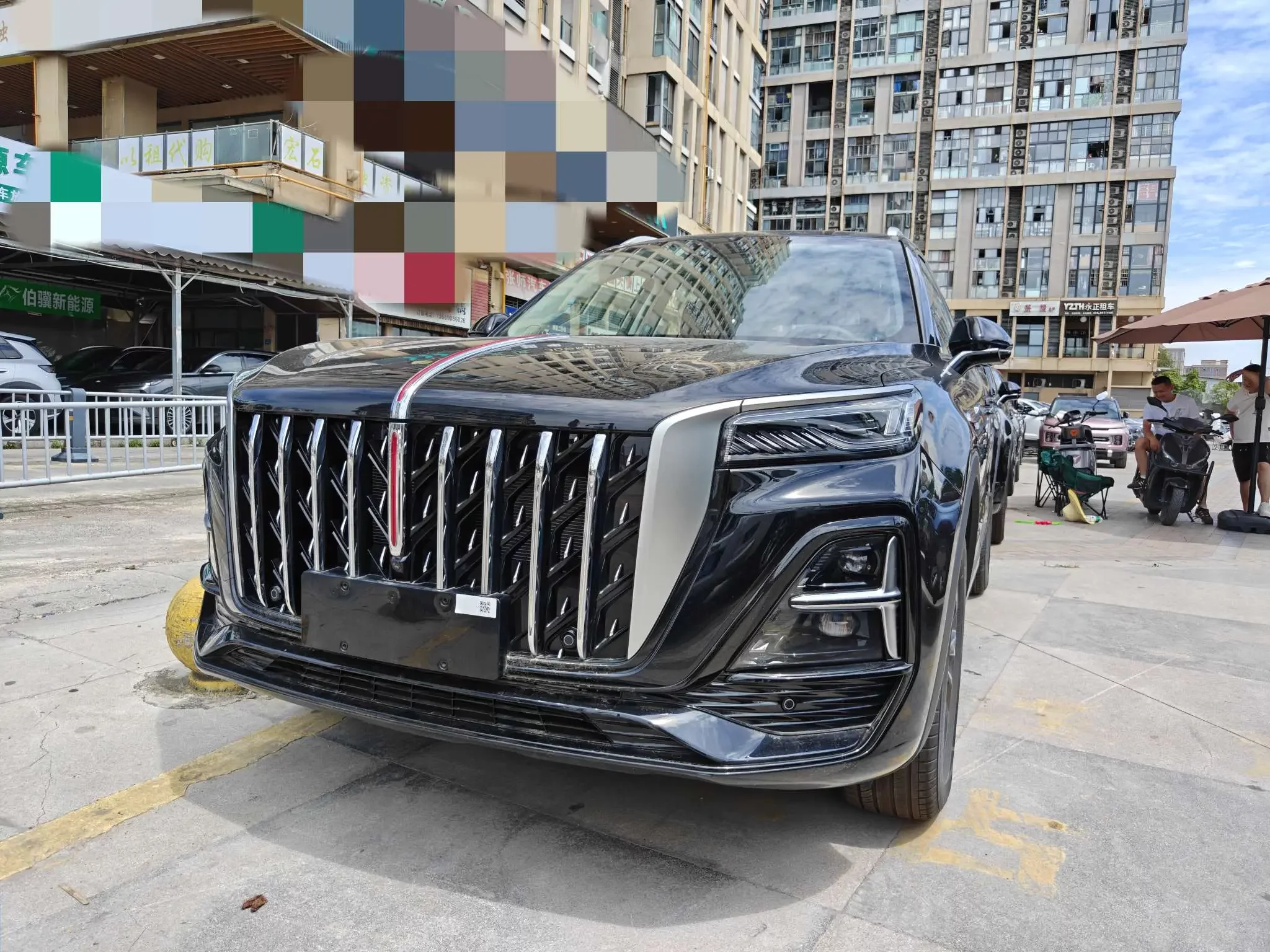 Hongqi HS5