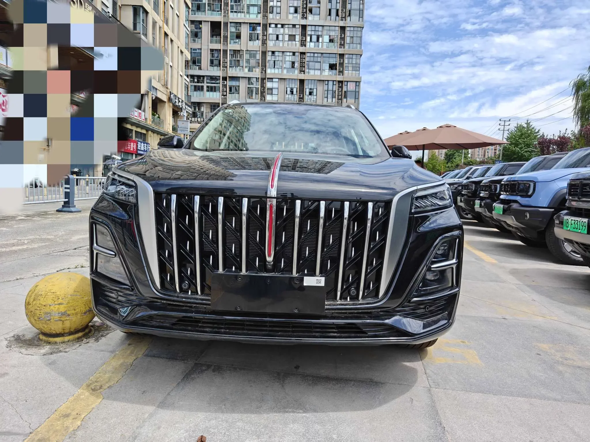 Hongqi HS5