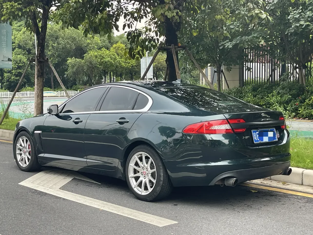 Jaguar XF