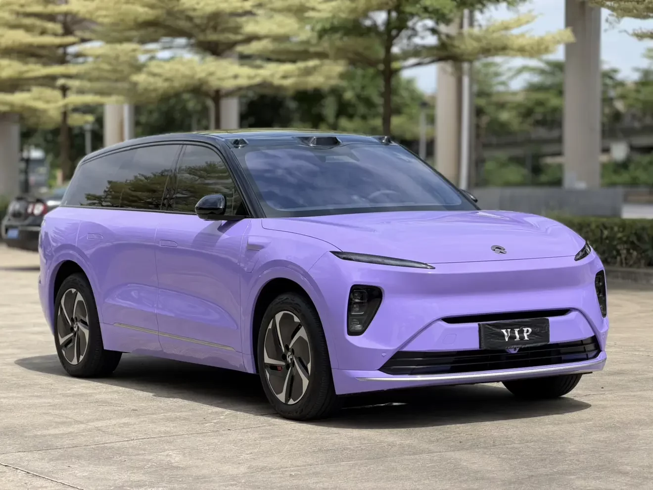 NIO ES8