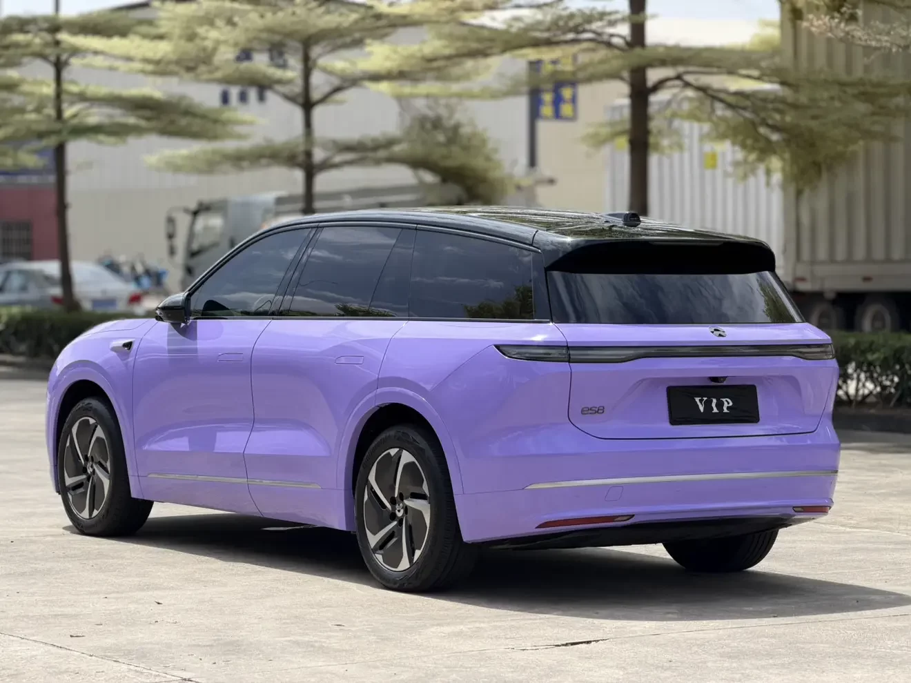 NIO ES8