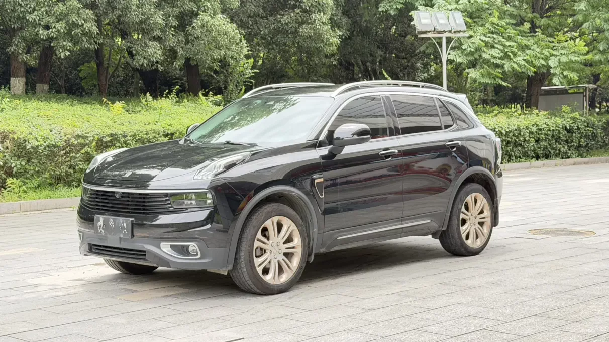Lynk & Co 01