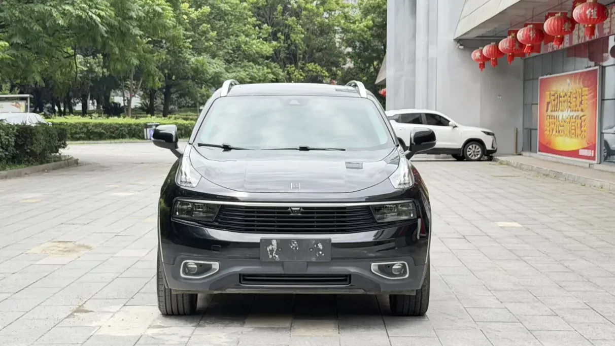 Lynk & Co 01