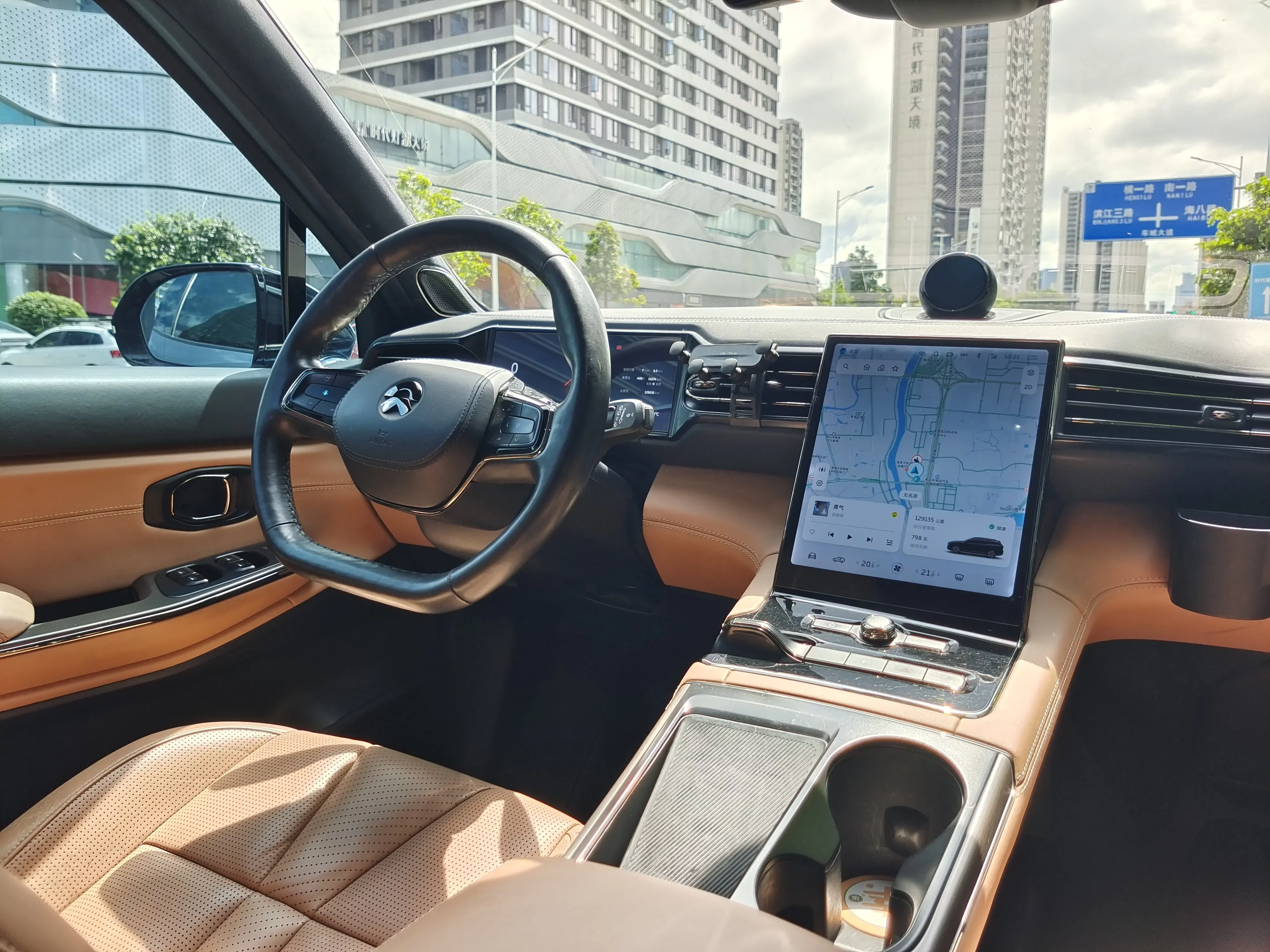 NIO ES8