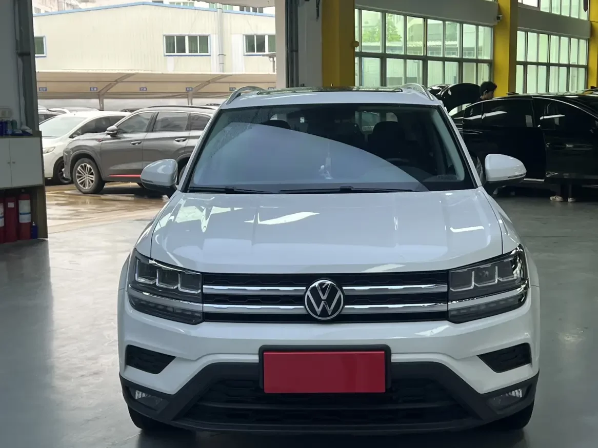 Volkswagen Tharu