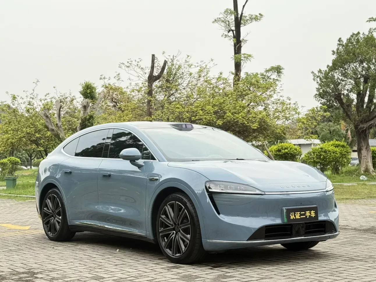 Luxeed Zhijie R7