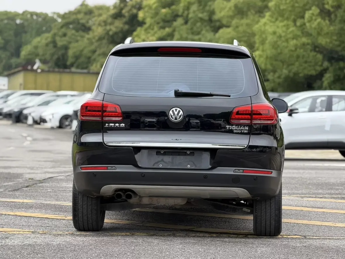 Volkswagen Tiguan (Tharu)