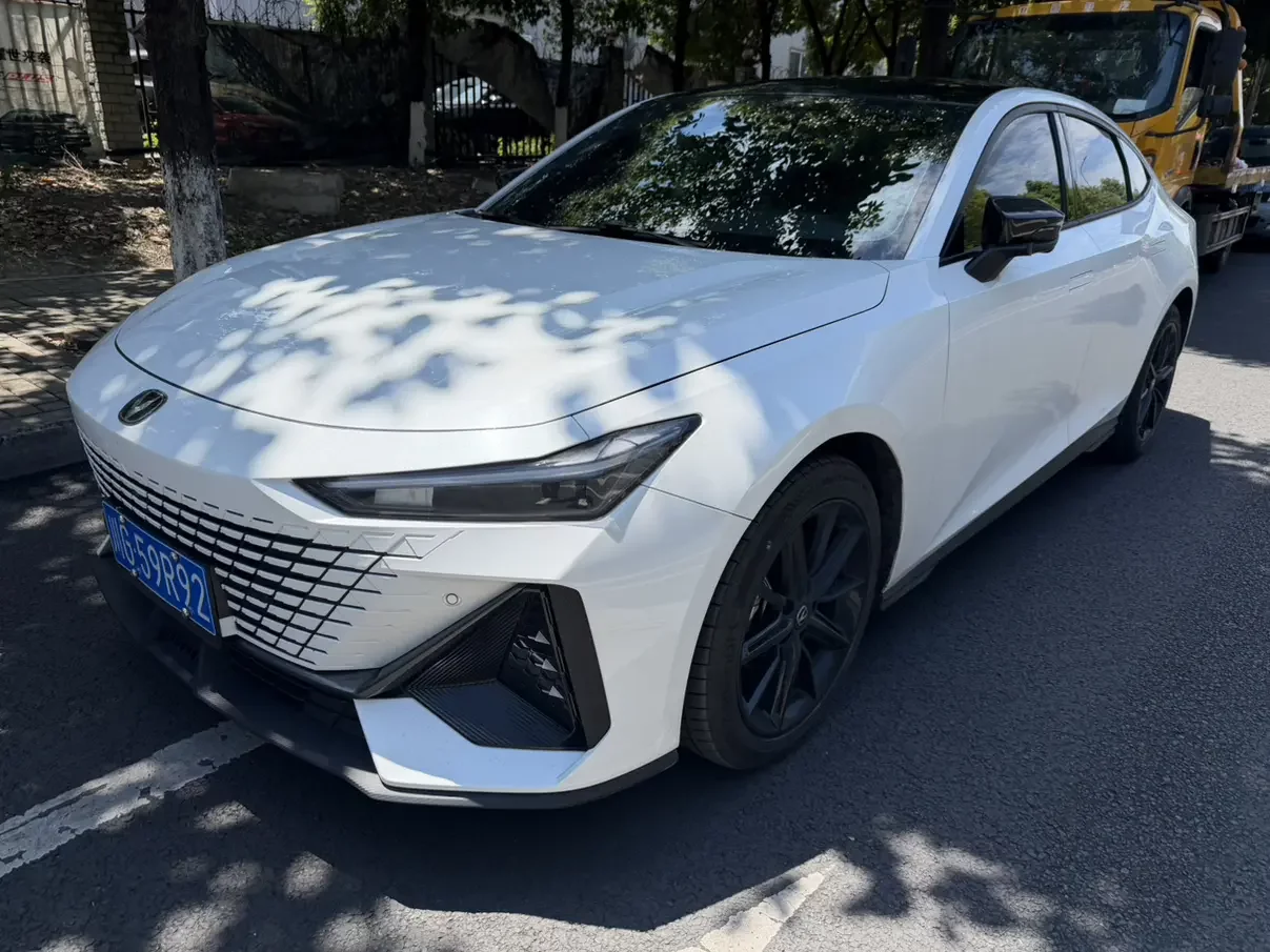 Changan UNI-V  из Китая