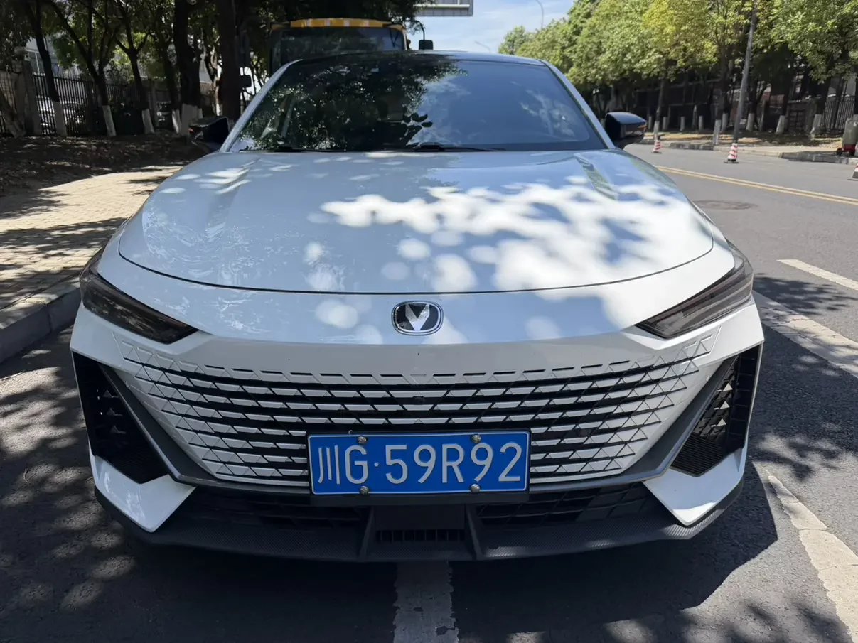 Changan UNI-V  из Китая