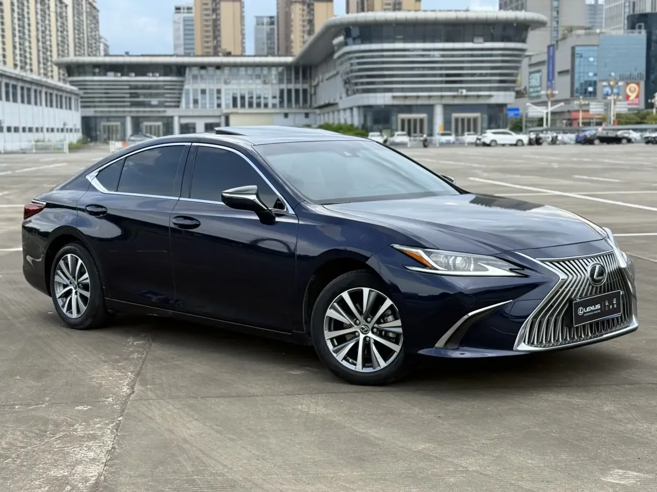 Lexus ES
