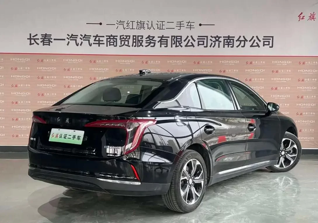 Hongqi E-QM5