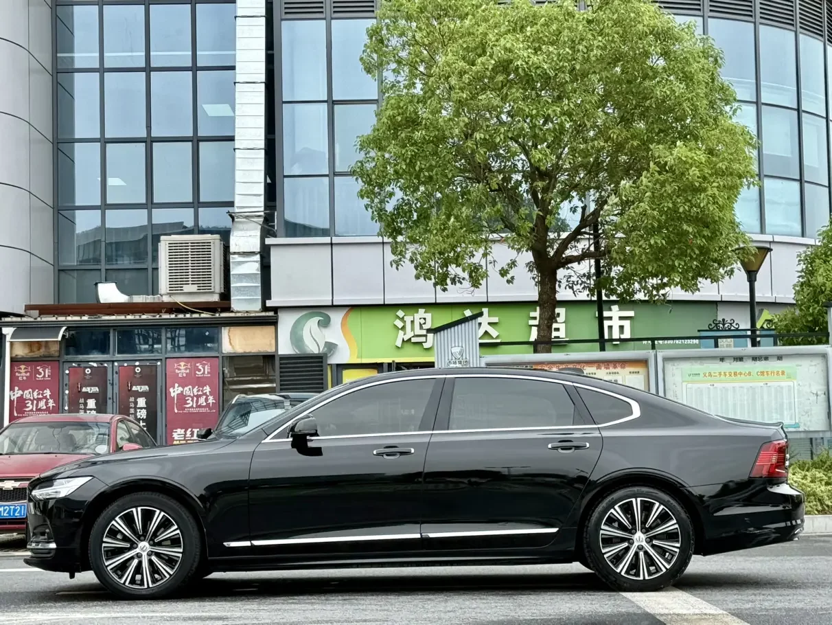 Volvo S90
