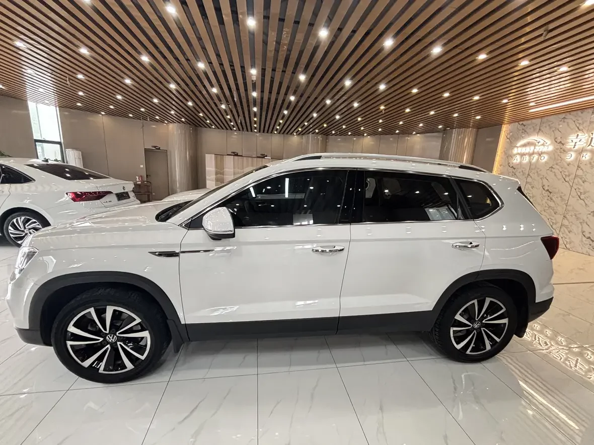 Volkswagen Tharu