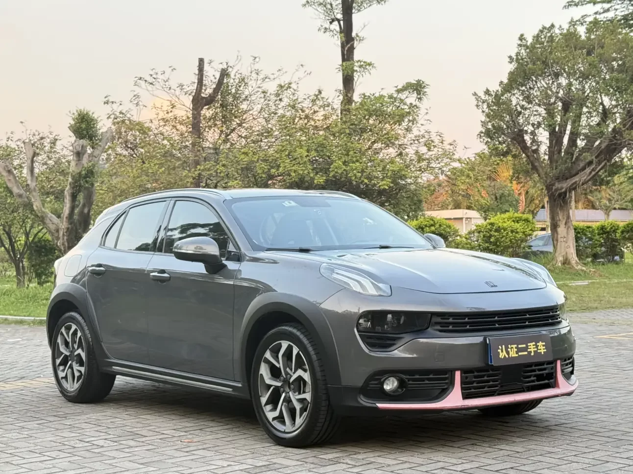 Lynk & Co 02