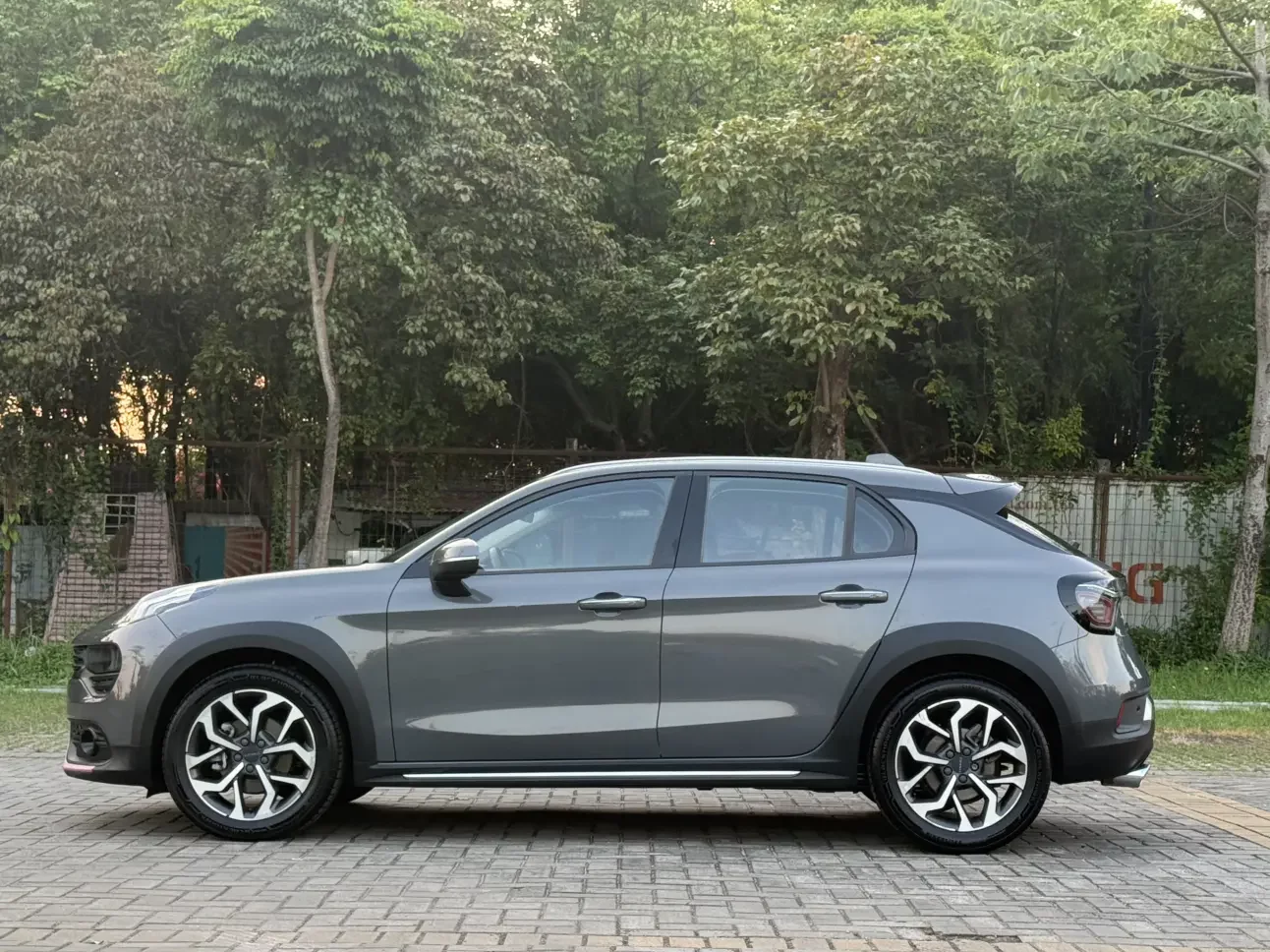 Lynk & Co 02