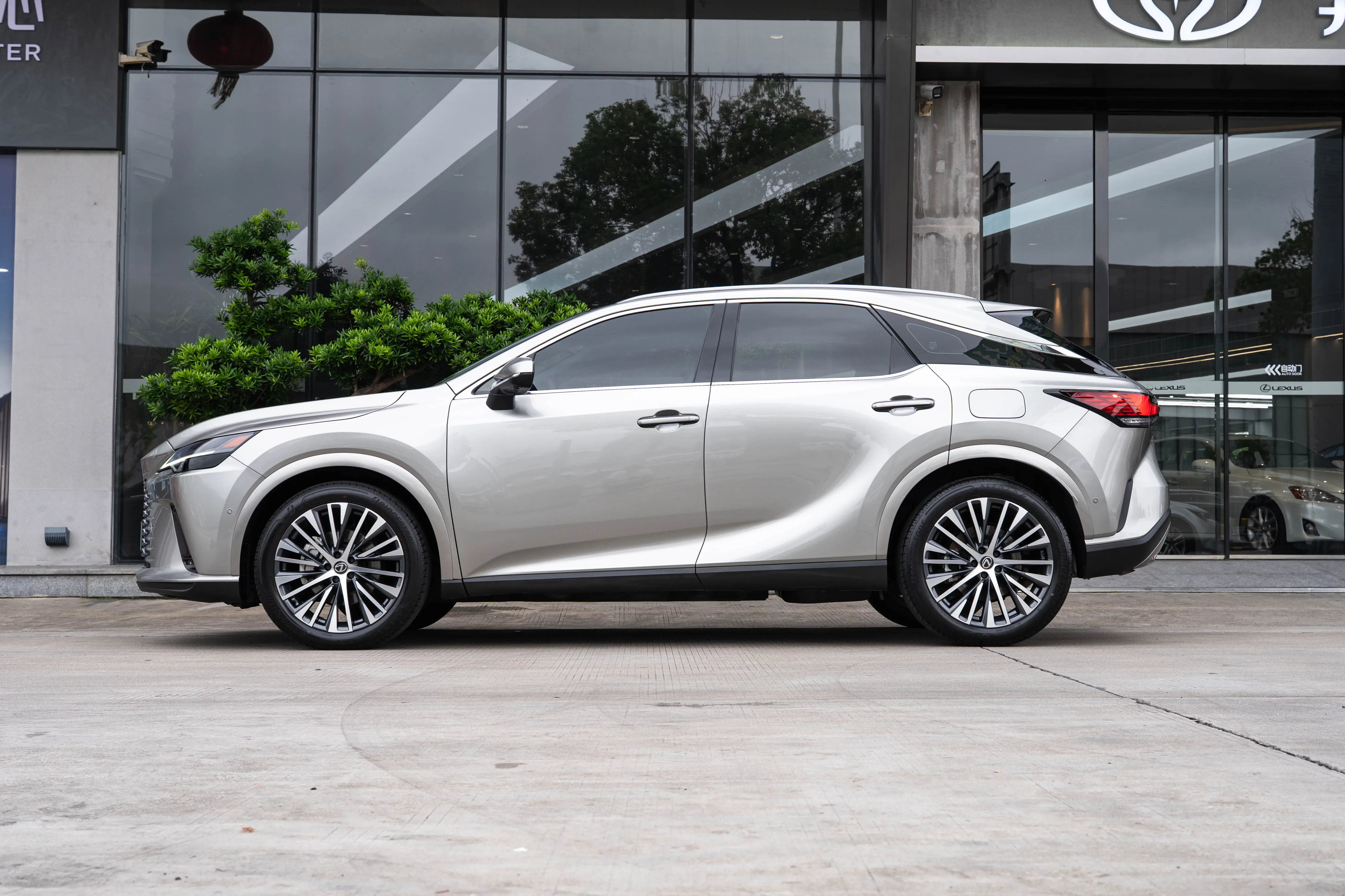 Lexus RX PHEV