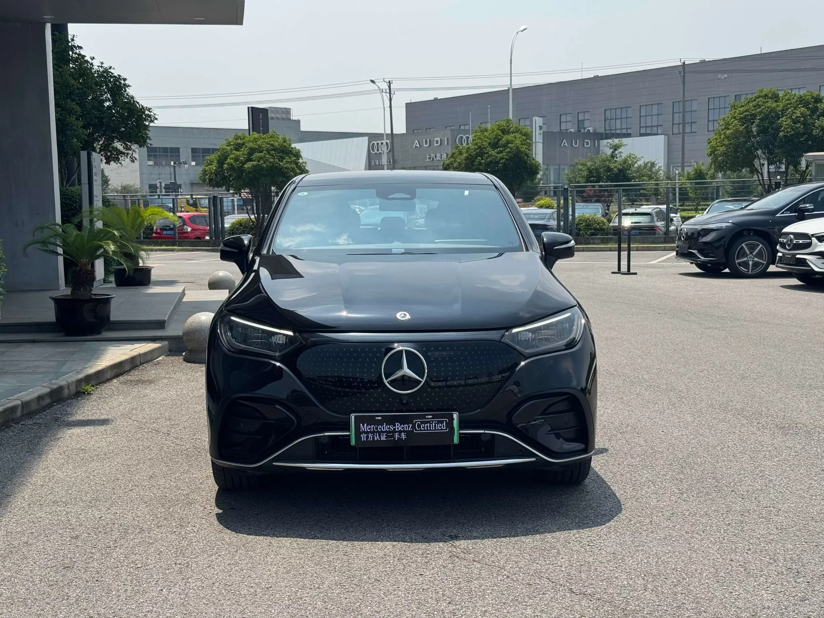 Mercedes-Benz EQE SUV