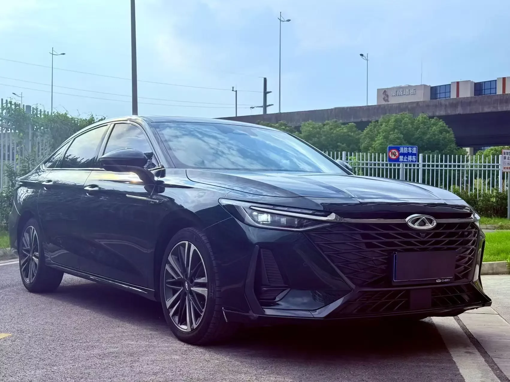 Chery Arrizo 8