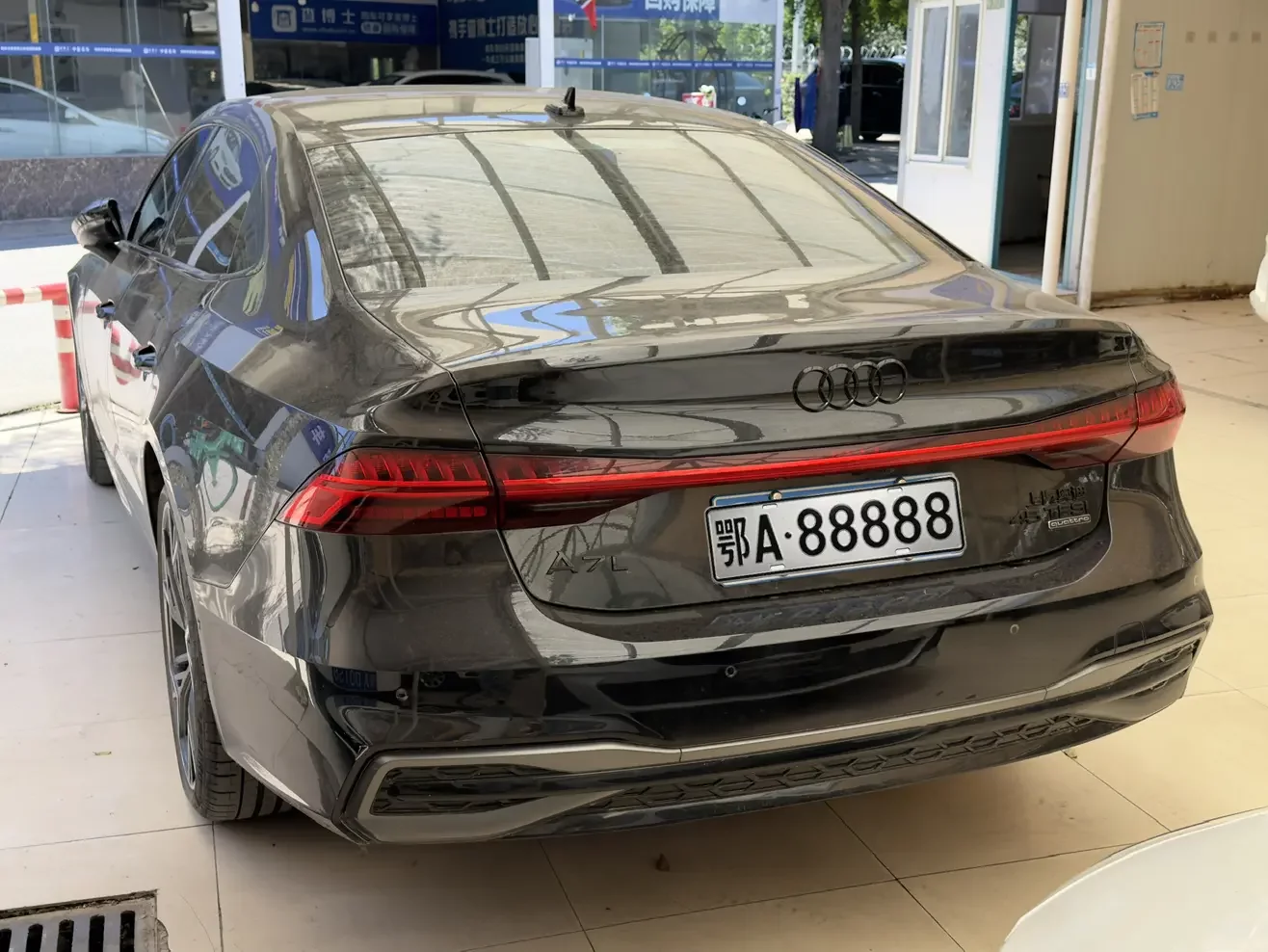 Audi A7L