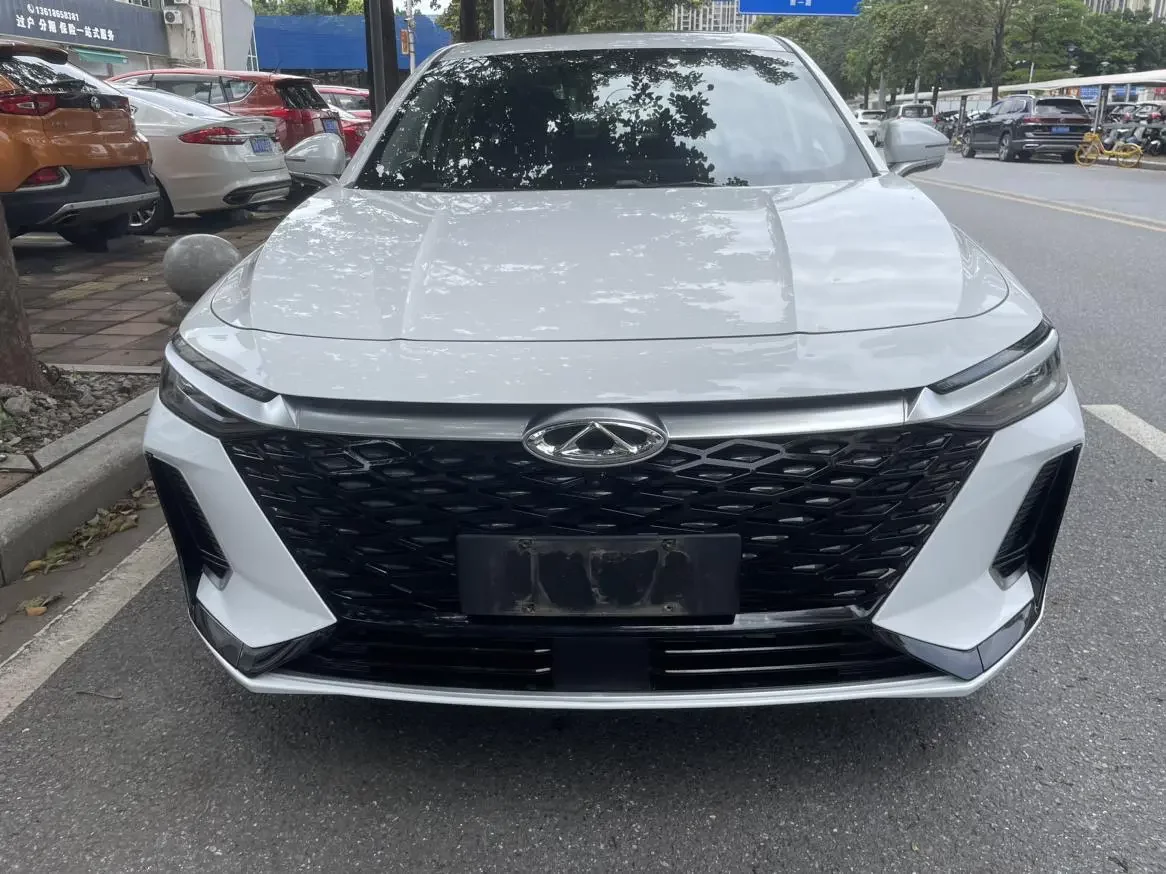 Chery Arrizo 8