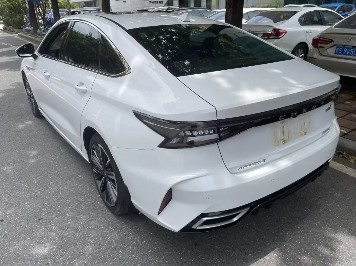Chery Arrizo 8