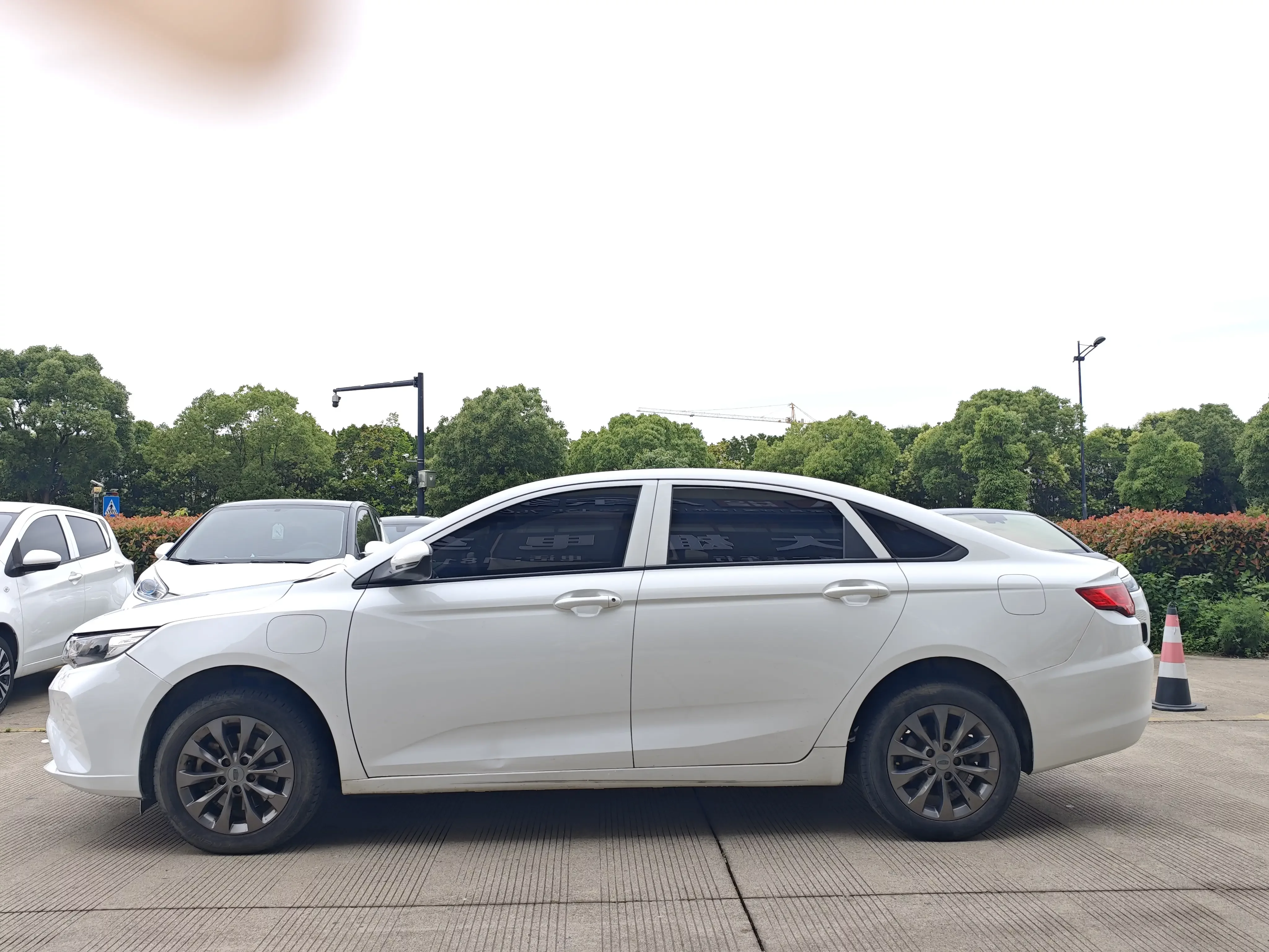 Geely Emgrand EV