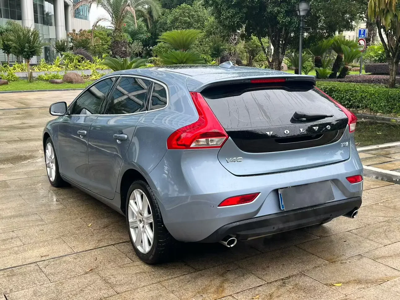 Volvo V40