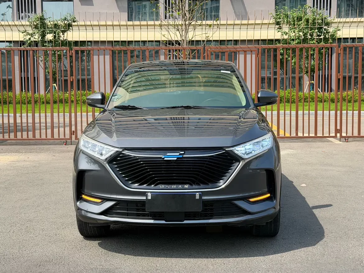 Oshan Changan Auchan X7